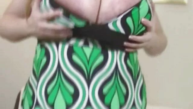 MILF آمریکایی دی ویلیامز لینک گروه تلگرام فیلم سکسی دیلدوس گربه تراشیده خود