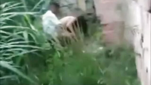 شوهر در حالی که شایعه درباره معشوقش را دانلود فیلم سوپر درتلگرام شایعه می کند ، الاغ تقلب مقعدی همسر را بوسیده
