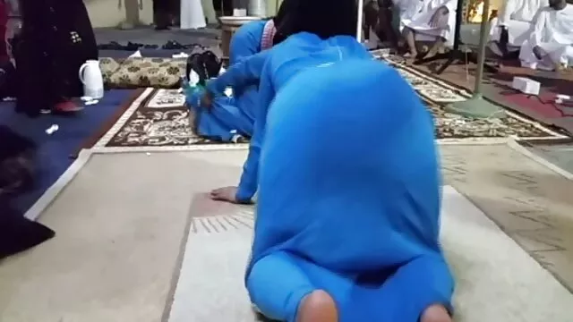 MILF بلوند کانال تلگرام فیلم سوپر سکسی ماجراجو یک دیک سیاه بلند را در دهان و مقعد خود می گیرد